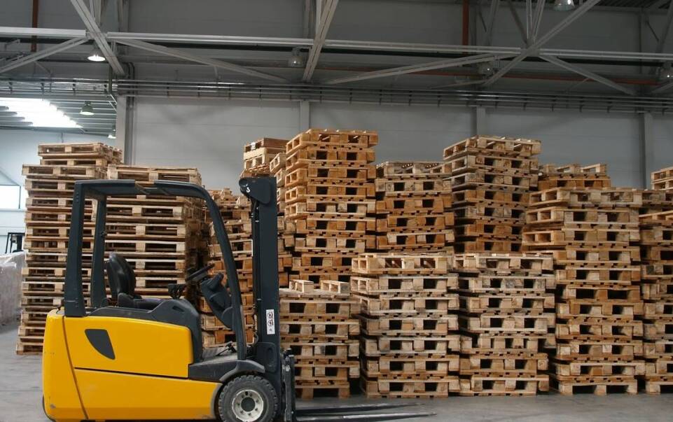 Wpływ wymiarów europalet na proces załadunku i rozładunku