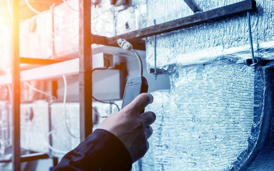 Skraplacz chłodniczy: co warto wiedzieć o jego serwisie i konserwacji?