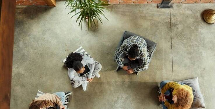 Grupy wsparcia dla rodzin osób z zaburzeniami odżywiania – jakie korzyści przynoszą?