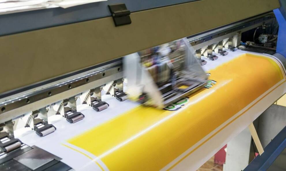 Zastosowanie flagowych masztów w promocji firm i wydarzeń