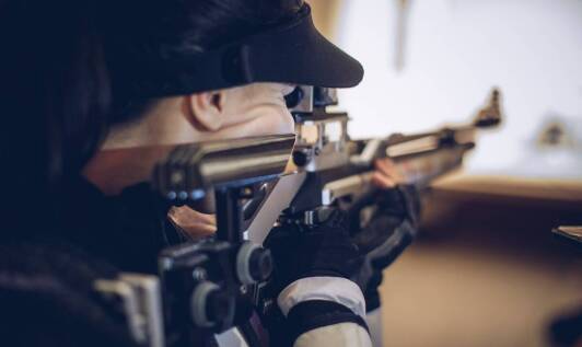 Jakie umiejętności są kluczowe na egzaminie na pozwolenie na broń?