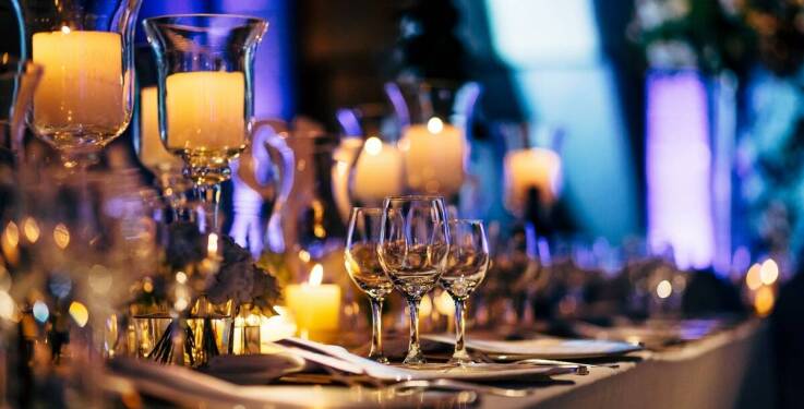 Catering okolicznościowy - jak restauracja zapewnia niezapomniane chwile?