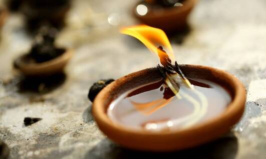 Jakie unikalne detale wyróżniają artefakty antyczne?