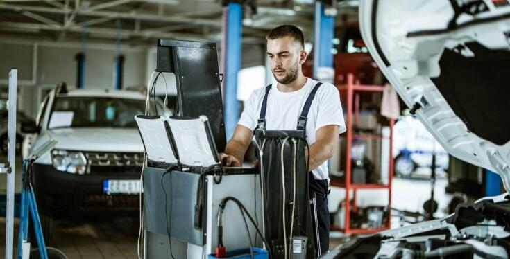 Diagnostyka komputerowa jako narzędzie w utrzymaniu efektywności pojazdów specjalnych