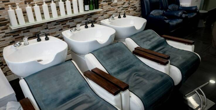 Fryzjer Warszawa: trendy w koloryzacji włosów na nadchodzący sezon