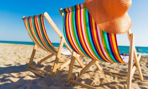 Wypoczynek na plaży: dostępny sprzęt plażowy dla gości na Molo Busola