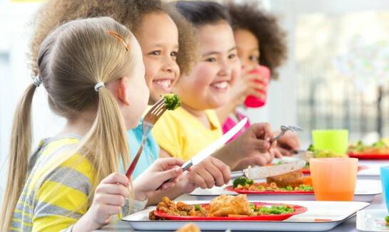 Catering dla dzieci: jakie znaczenie ma jakość składników?