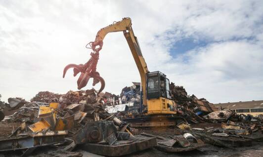 Jak wpływa skup złomu stali nierdzewnej na lokalny przemysł metalowy?