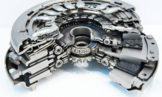 Skrzynie biegów – porównanie modeli dostępnych w naszej sprzedaży