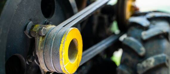 Jak koła napinające wpływają na stabilność maszyn budowlanych?