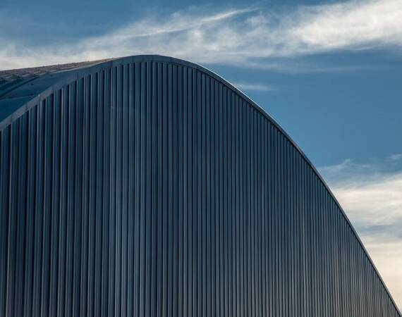 Jak membrany dachowe wpływają na trwałość konstrukcji prefabrykowanych?