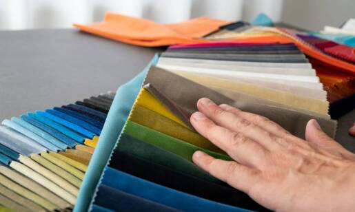 Jak wysokiej jakości materiały wpływają na komfort noszenia odzieży szytej na miarę?