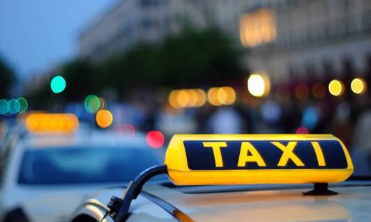 Jak taxi premium zmienia standardy transportu osobowego w mieście?