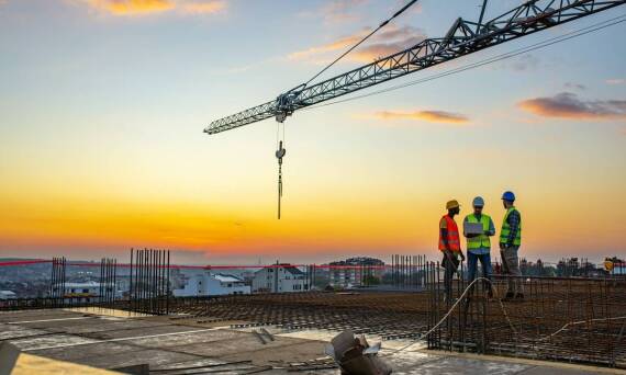 Jakie korzyści płyną z realizacji projektu pod klucz z nadzorem?