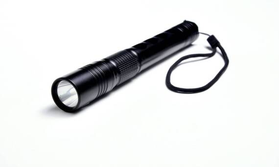 Wybór odpowiedniej latarki na baterie do aktywności outdoorowych