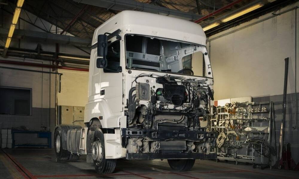 Dlaczego warto zaufać specjalistom od napraw powypadkowych w przypadku aut dostawczych?