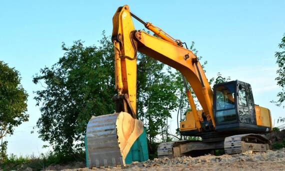 Jak wynajem koparki wpływa na ochronę środowiska podczas prac ziemnych?