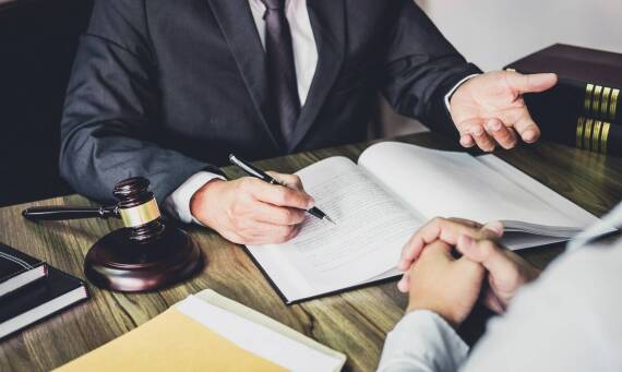 Rola adwokata w sprawach cywilnych – jak efektywnie korzystać z pomocy prawnej?