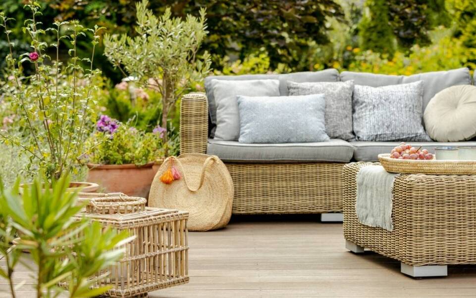 Jakie są zalety wyboru lokalnego dostawcy przy zakupie tarasu kompozytowego?