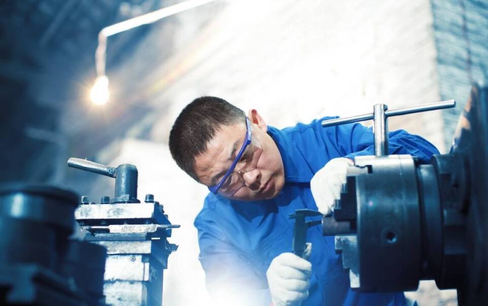 Jak pomiary bicia wału poprawiają jakość serwisowania elektrowrzecion?