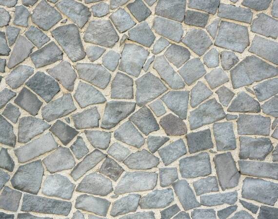 Zastosowanie kamienia łamanego w projektach architektonicznych