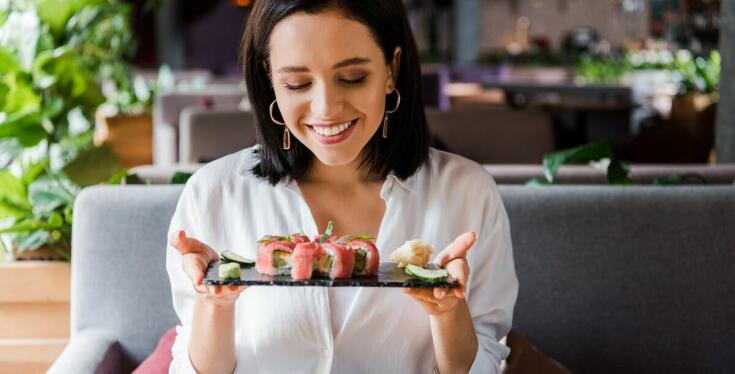 Menu sushi jako nowoczesny dodatek do okolicznościowych imprez