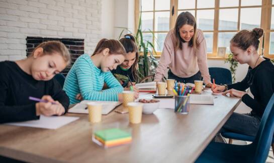 Znaczenie bazy polonika w edukacji o historii Polaków na świecie.