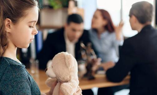 Jak zmienia się prawna sytuacja dzieci po rozwodzie rodziców?