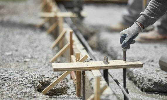 Jak towarowy beton wpływa na jakość projektów budowlanych?