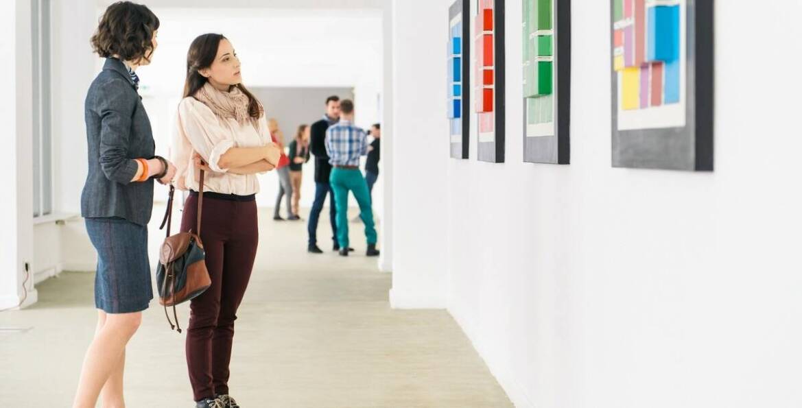 Odkryj florenckie galerie sztuki: wizyty z przewodnikiem w mniej znanych miejscach.