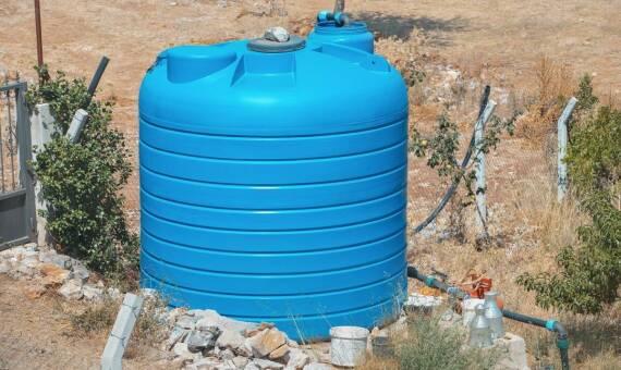 Jakie są najczęstsze zastosowania zbiorników do deszczówki w ogrodzie?