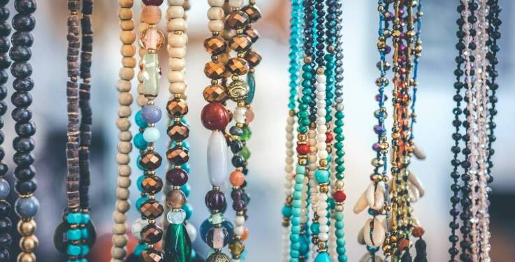 Biżuteria z kamienia i jej wpływ na emocje oraz duchowe zdrowie