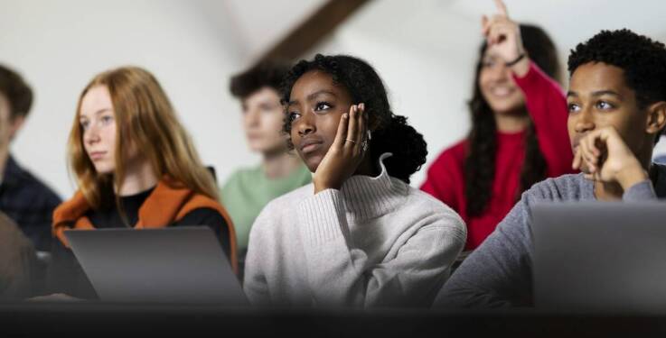 Jak szkoleniowe programy wpływają na przygotowanie do państwowego egzaminu?