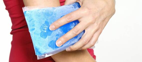 Jakie zalety mają okłady zimno-cieplne w terapii bólu?