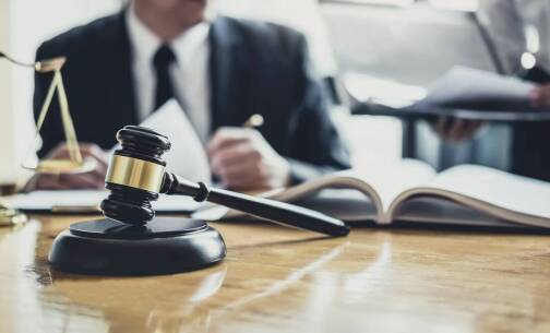 Jak przebiega egzekucja świadczeń niepieniężnych u komornika?