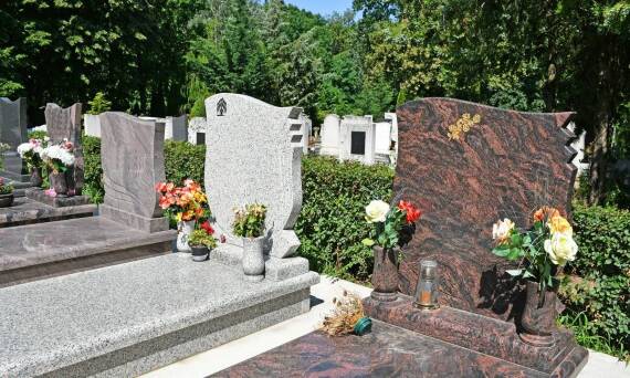 Przegląd dodatkowych usług w zakresie opieki nad grobami w Łodzi