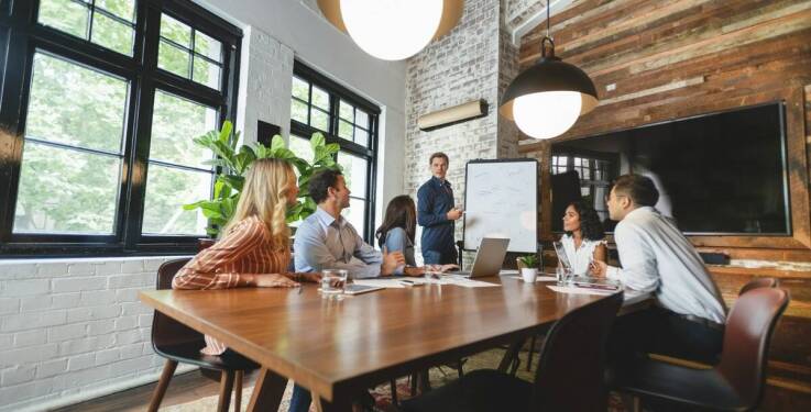 Jak flipcharty wpływają na zaangażowanie uczestników w spotkaniach?