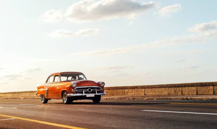 Wyjazdy na Kubę: jak wygląda typowy dzień z lokalnym przewodnikiem?