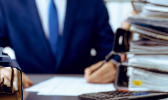 Rola księgowej obsługi w zapewnieniu zgodności spółek z przepisami prawa