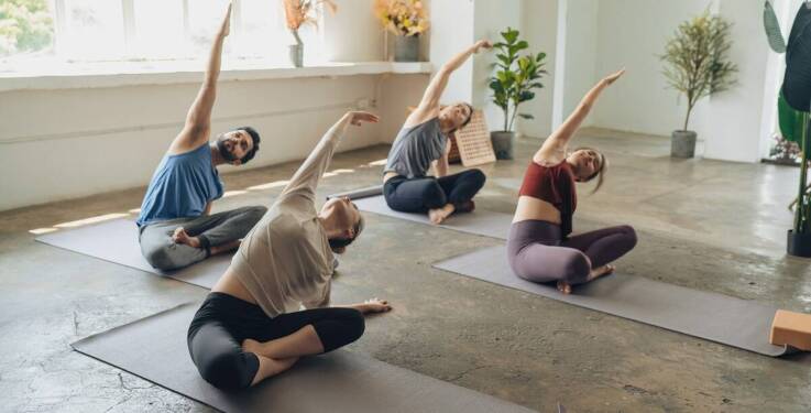 Joga jako forma fizycznej aktywności w Skierniewicach – co warto wiedzieć?