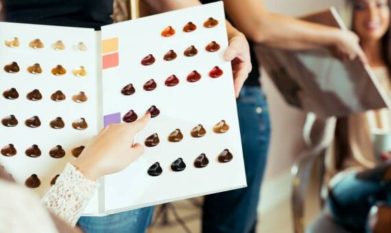 Trendy w stylizacji włosów: propozycje kosmetycznego salonu we Wrocławiu