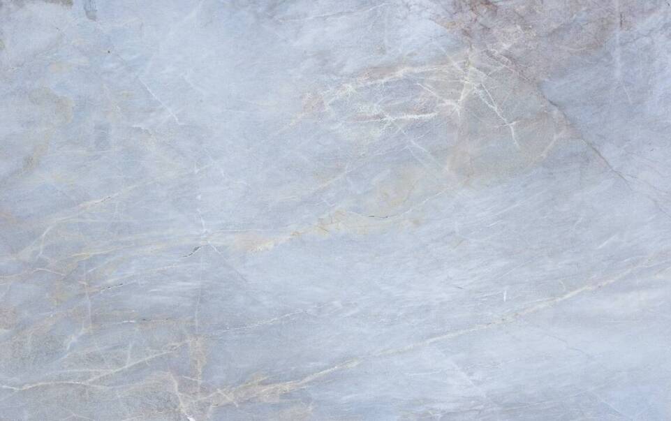 Odporność na zarysowania: kwarcowe spieki w intensywnie użytkowanych przestrzeniach