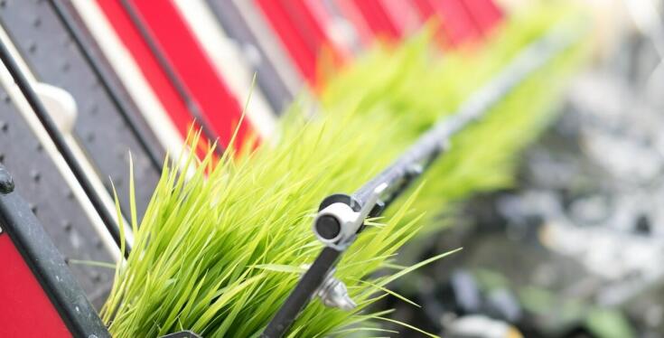 Jakie są najnowsze osiągnięcia technologiczne w kosiarkach firmy Pöttinger?