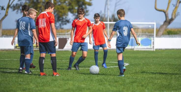 Znaczenie zabawy dla przedszkolaków w nauce piłki nożnej