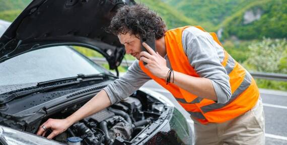 Jak skutecznie minimalizować czas oczekiwania na drogową pomoc?