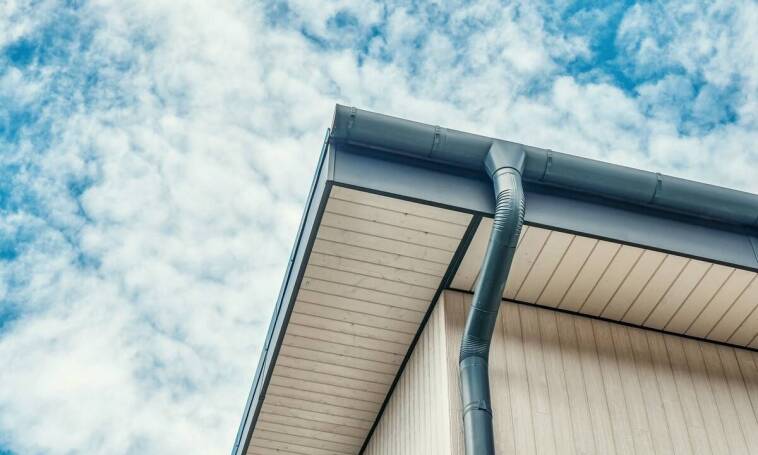 Wpływ rynnowych systemów na wydłużenie żywotności elewacji