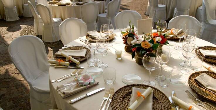 Jak wykorzystać przestrzeń tanecznej sali podczas wesela?