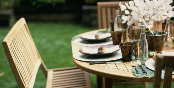 Romantyczna kolacja i relaks w jacuzzi: pomysł na udany wieczór dla dwojga