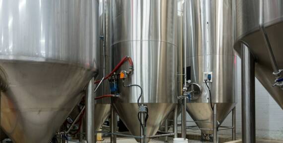 Jakie są wymagania sprzętowe do procesu oksydowania w zakładach produkcyjnych?