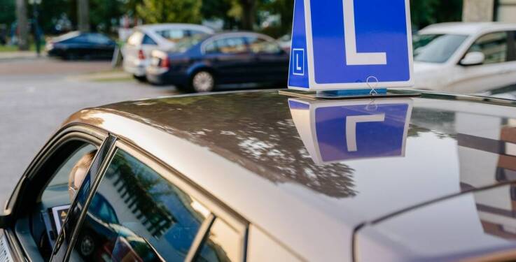 Przygotowanie do egzaminu na prawo jazdy: teoretyczne i praktyczne aspekty